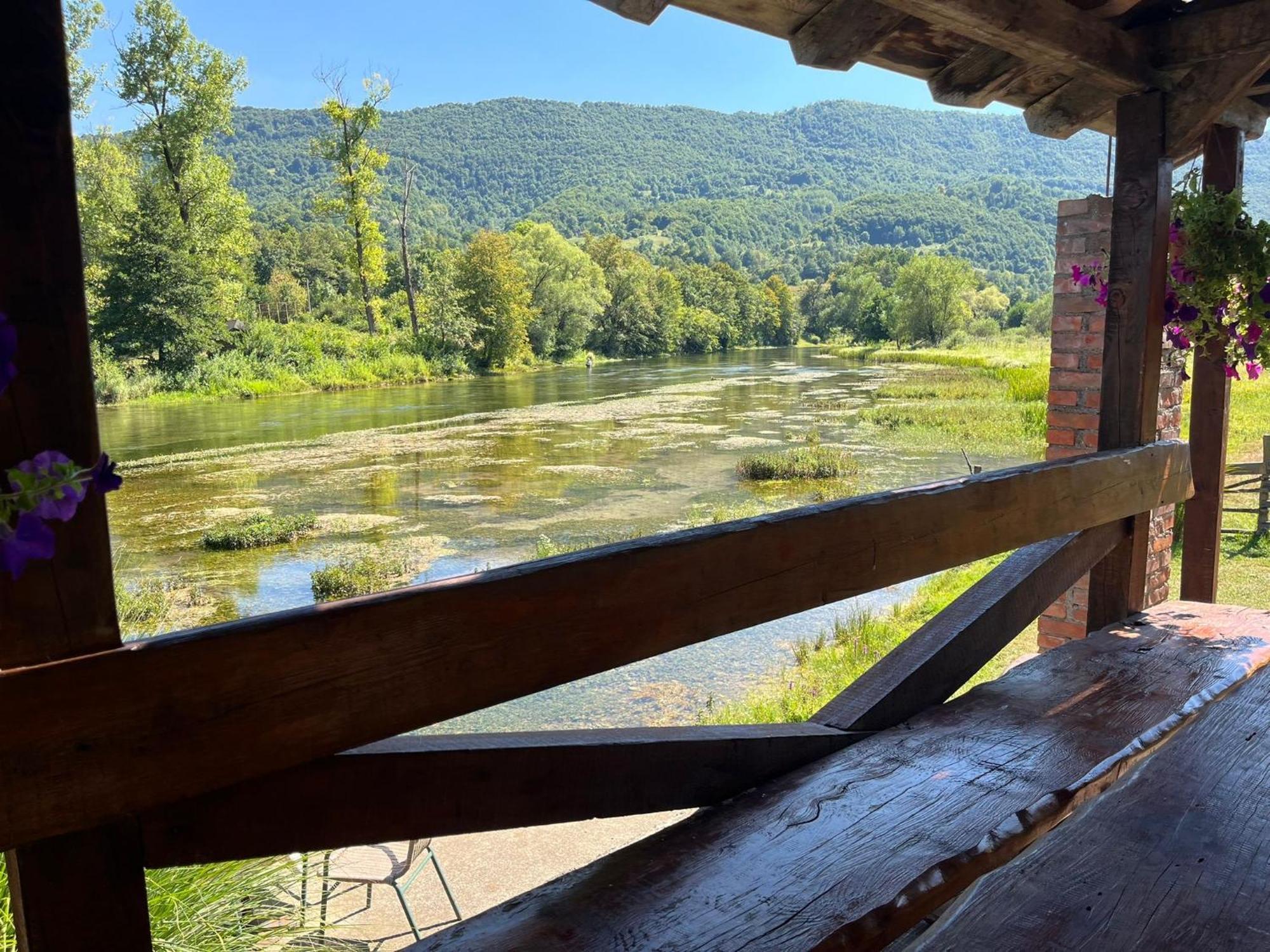 Bed And Breakfast Family Djukic Sipovo エクステリア 写真
